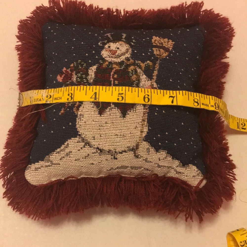 Snowman holiday pillow with fringe around edges - Picture 3 of 5